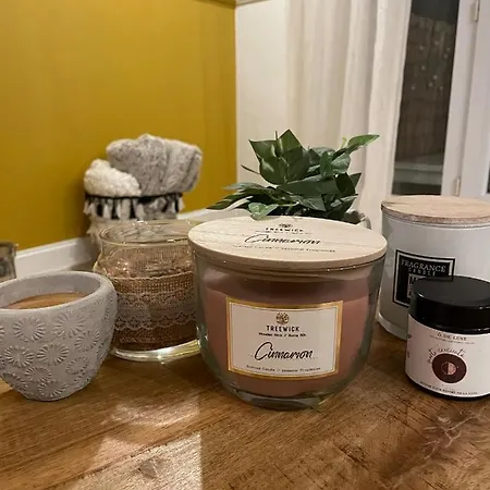 Superbe T2 Avec Parking, 10min Du Centre De *