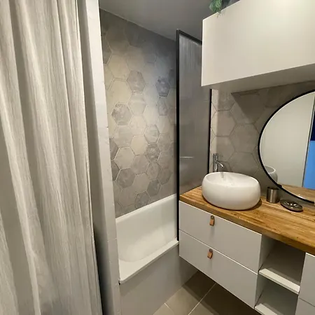 Apartment Superbe T2 Avec Parking, 10min Du Centre De *